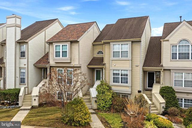 6185 STONEPATH CIR, Centreville, VA 20120