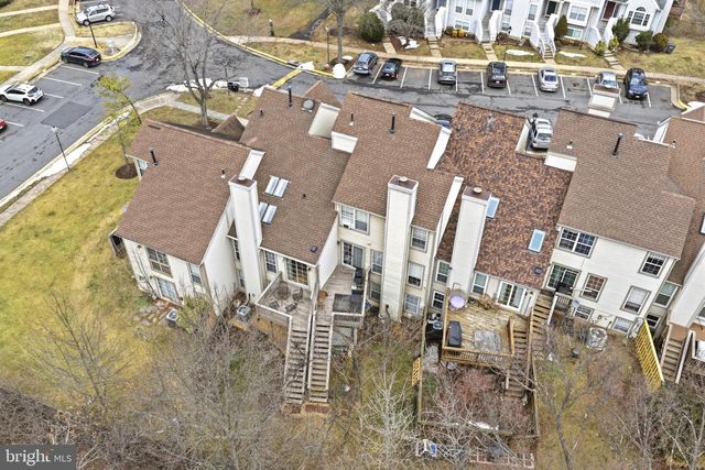 6185 STONEPATH CIR, Centreville, VA 20120