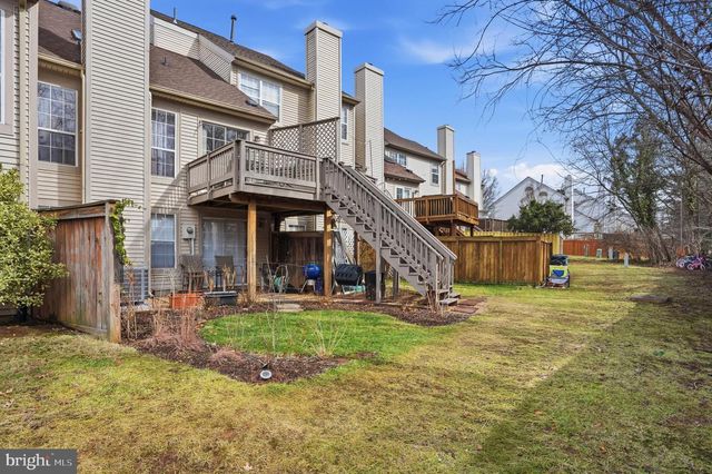 6185 STONEPATH CIR, Centreville, VA 20120