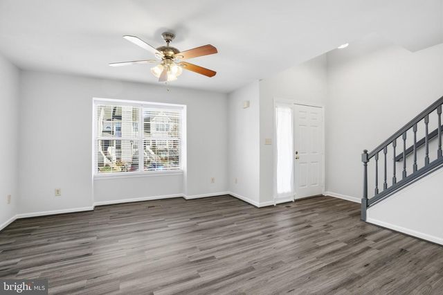 6185 STONEPATH CIR, Centreville, VA 20120