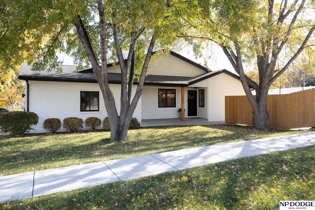 1801 Normandy Lane, Lincoln, NE 68512