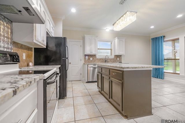 4001 Moss Trail Dr, Zachary, LA 70791