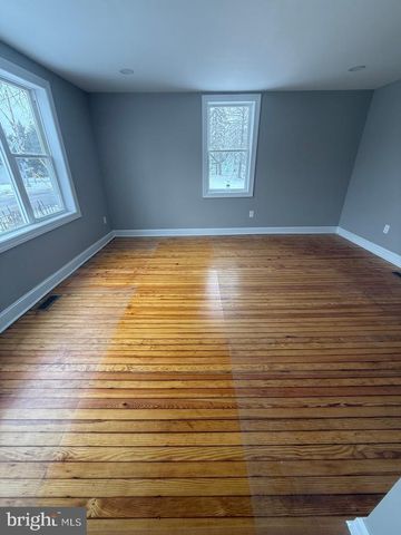 111 E BARBER AVE, Woodbury, NJ 08096