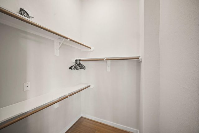 806 Jackson Hill Street 302, Houston, TX 77007