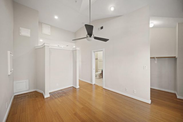 806 Jackson Hill Street 302, Houston, TX 77007