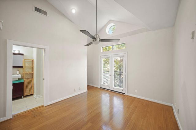 806 Jackson Hill Street 302, Houston, TX 77007