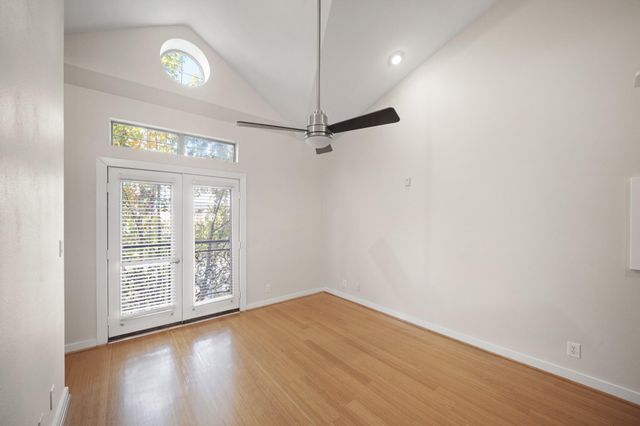 806 Jackson Hill Street 302, Houston, TX 77007