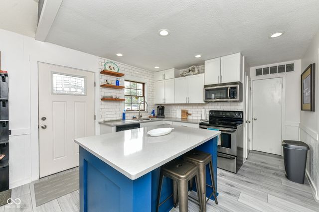 186 Mill Springs, Coatesville, IN 46121