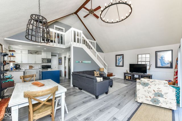 186 Mill Springs, Coatesville, IN 46121