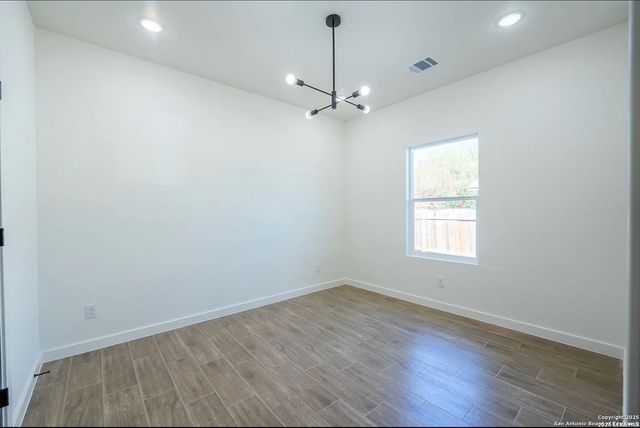 229 Colonial Ln, La Vernia, TX 78121