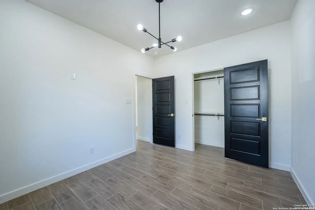 229 Colonial Ln, La Vernia, TX 78121