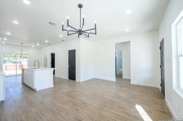 229 Colonial Ln, La Vernia, TX 78121