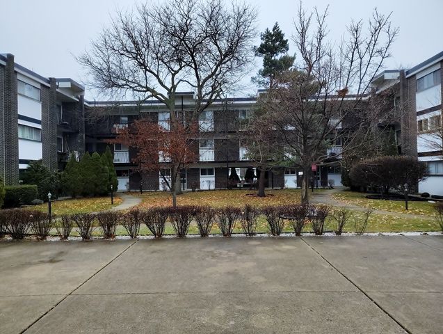 10116 Peach Parkway N110, Skokie, IL 60076