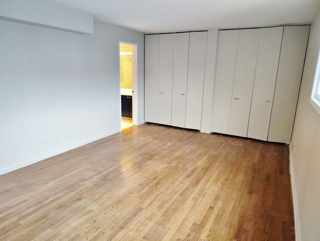 10116 Peach Parkway N110, Skokie, IL 60076