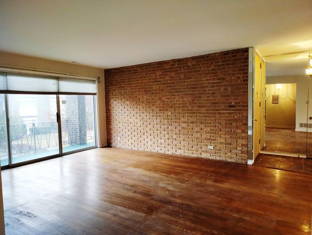 10116 Peach Parkway N110, Skokie, IL 60076