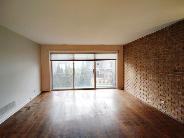 10116 Peach Parkway N110, Skokie, IL 60076