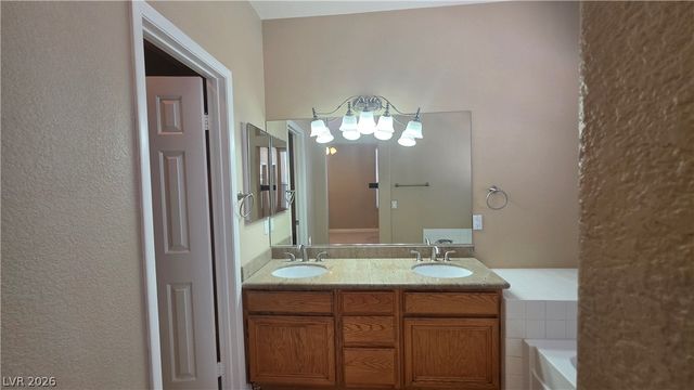 604 PALMWOOD Lane, Las Vegas, NV 89123