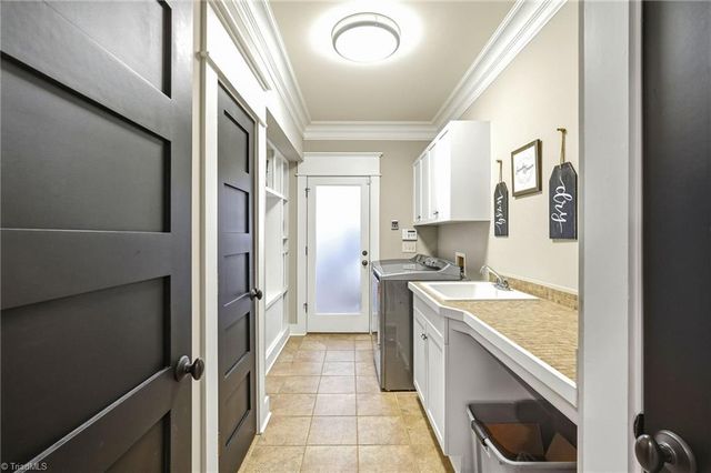 2105 Stone Ridge Place, Winston-salem, NC 27107
