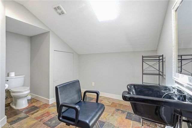 2105 Stone Ridge Place, Winston-salem, NC 27107