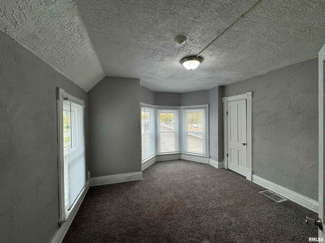 1007 29TH Street, Moline, IL 61265