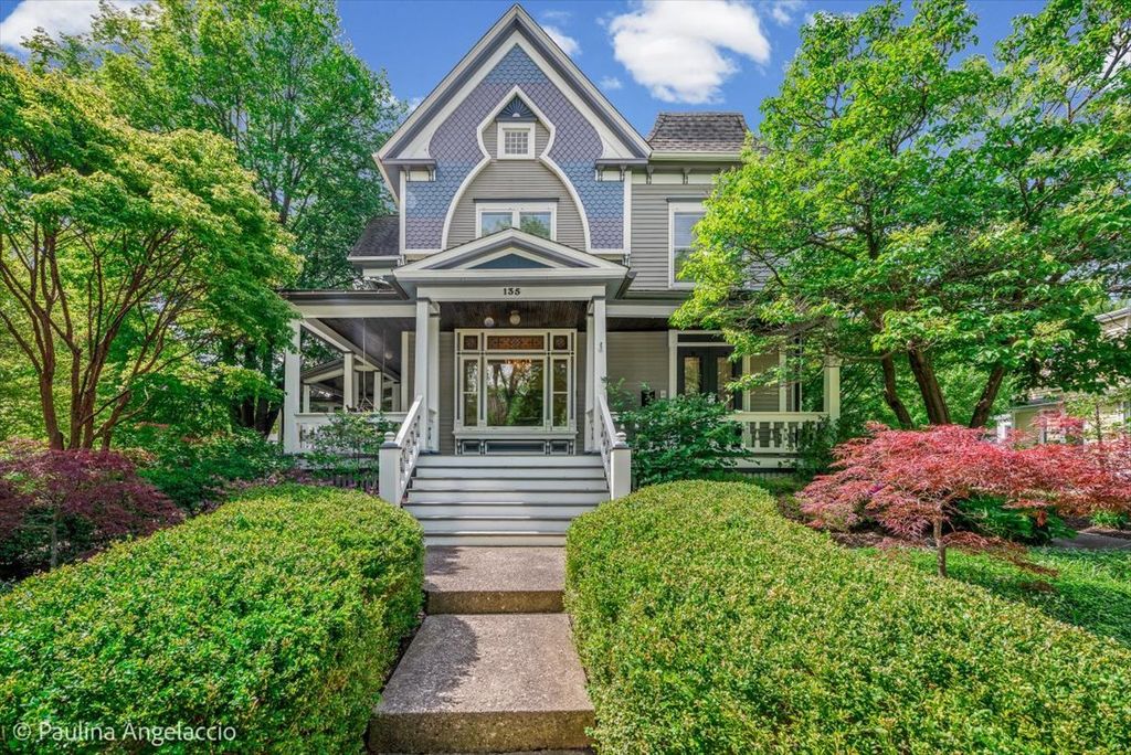 135 W Lake Street, Barrington, IL 60010 — exterior