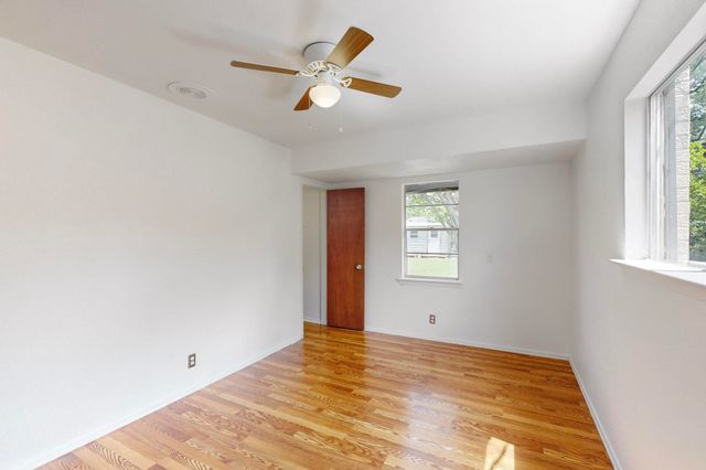 304 NW Summercrest Boulevard, Burleson, TX 76028