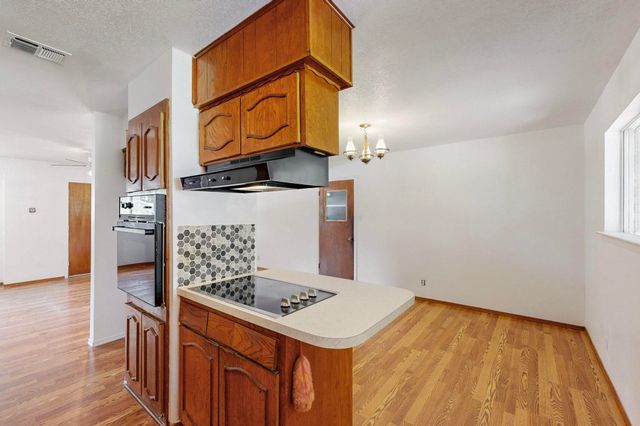 304 NW Summercrest Boulevard, Burleson, TX 76028