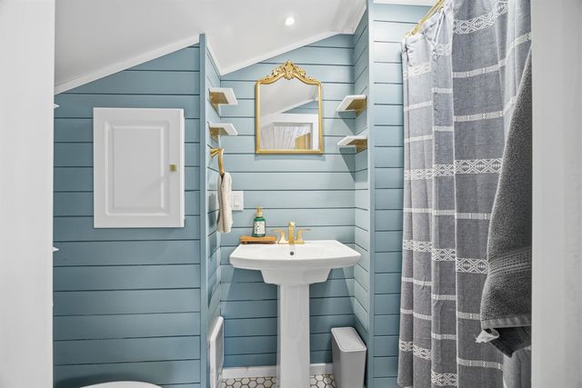 1287 Bearcamp Highway, Tamworth, NH 03833