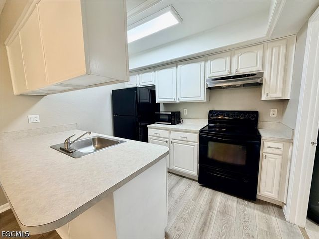 2332 SE 6th TER B, Cape Coral, FL 33990