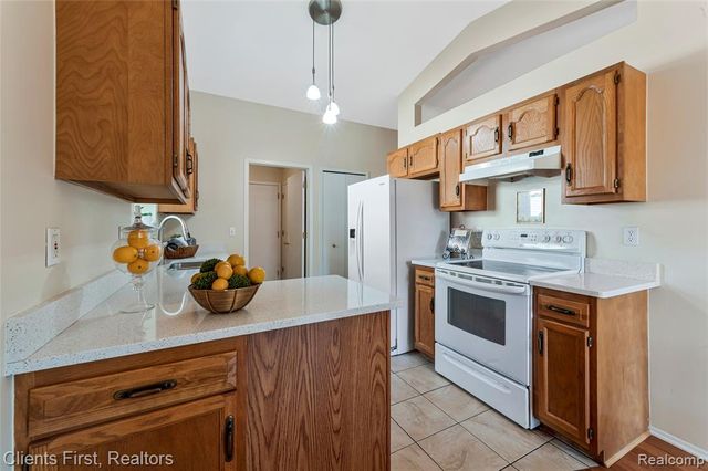 35533 Dove Trail 24, Westland, MI 48185