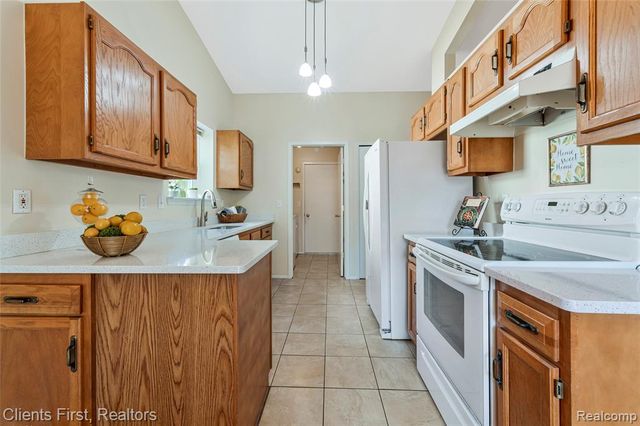 35533 Dove Trail 24, Westland, MI 48185