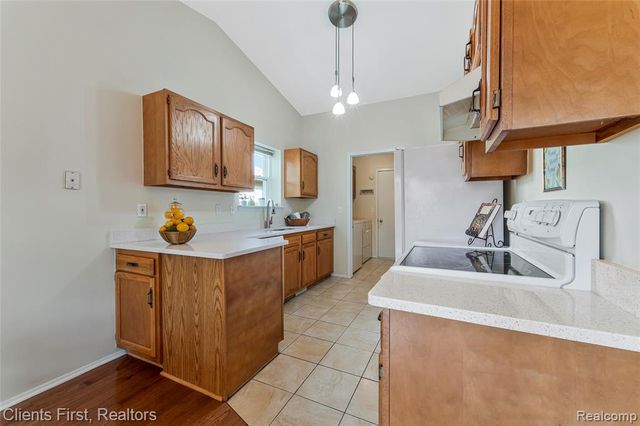 35533 Dove Trail 24, Westland, MI 48185