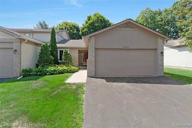 35533 Dove Trail 24, Westland, MI 48185