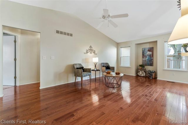 35533 Dove Trail 24, Westland, MI 48185