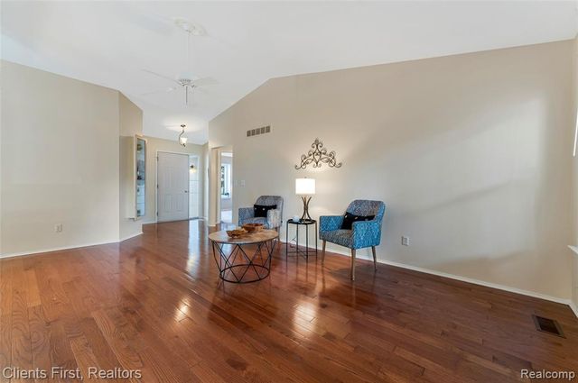35533 Dove Trail 24, Westland, MI 48185