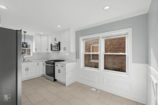 3733 W 58th Street, Chicago, IL 60629