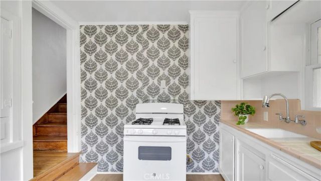 207 W Buffalo Avenue, Santa Ana, CA 92706