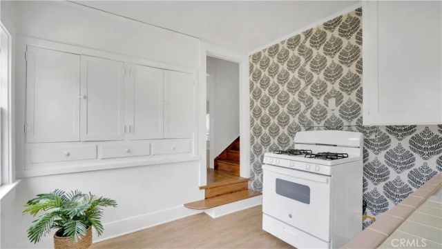 207 W Buffalo Avenue, Santa Ana, CA 92706