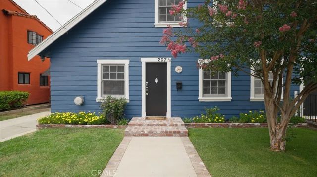 207 W Buffalo Avenue, Santa Ana, CA 92706