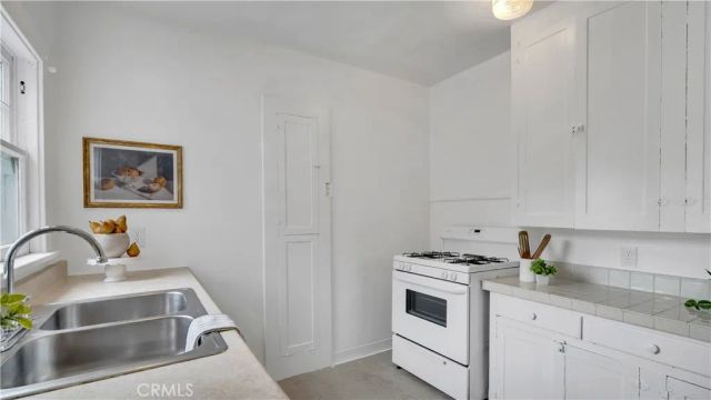 207 W Buffalo Avenue, Santa Ana, CA 92706