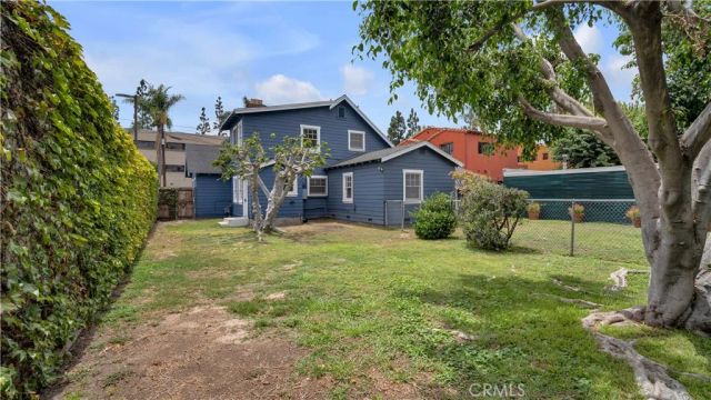 207 W Buffalo Avenue, Santa Ana, CA 92706
