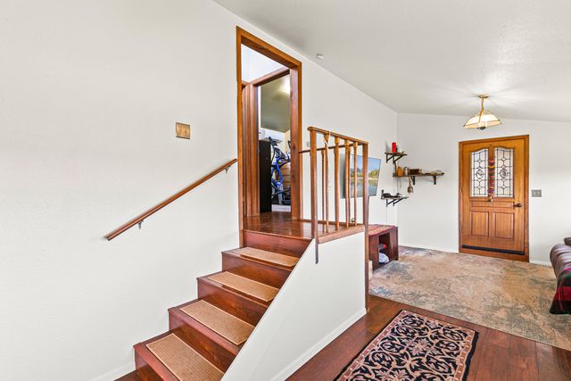 6536 Shadow Glen Drive, Eagle Point, OR 97524