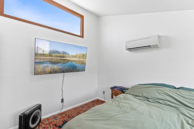 6536 Shadow Glen Drive, Eagle Point, OR 97524