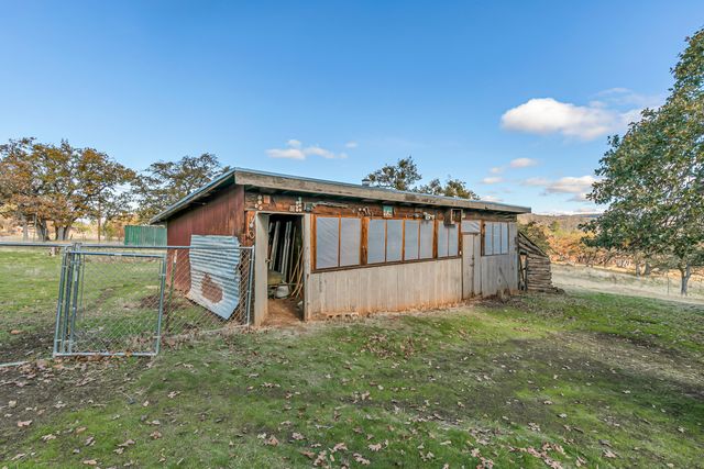 6536 Shadow Glen Drive, Eagle Point, OR 97524