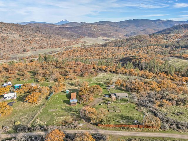 6536 Shadow Glen Drive, Eagle Point, OR 97524