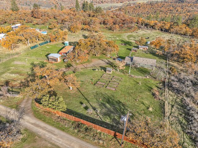 6536 Shadow Glen Drive, Eagle Point, OR 97524