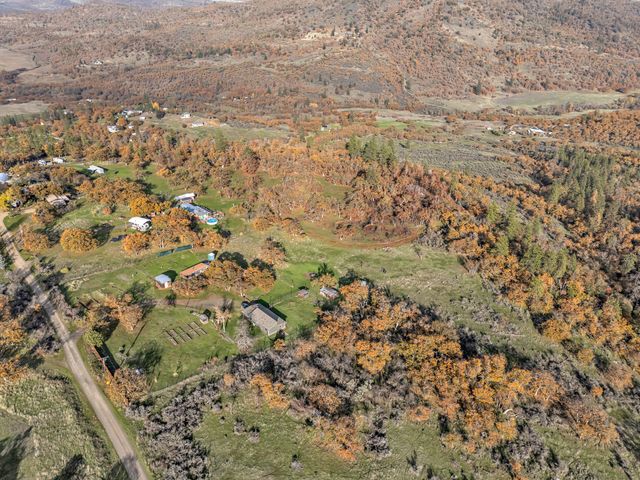 6536 Shadow Glen Drive, Eagle Point, OR 97524