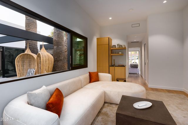 5311 E MITCHELL Drive, Phoenix, AZ 85018