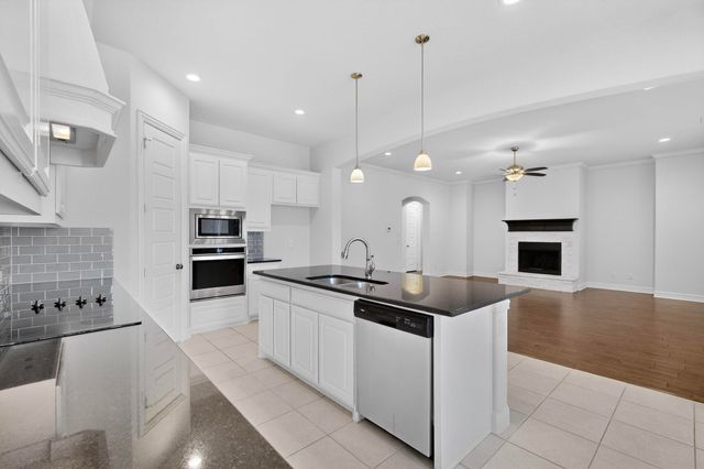 805 Rustic Trail, Midlothian, TX 76065