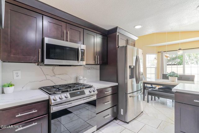 3243 E Avenue S-3, Palmdale, CA 93550